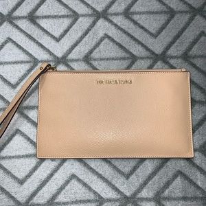 Micas Kors Wristlet